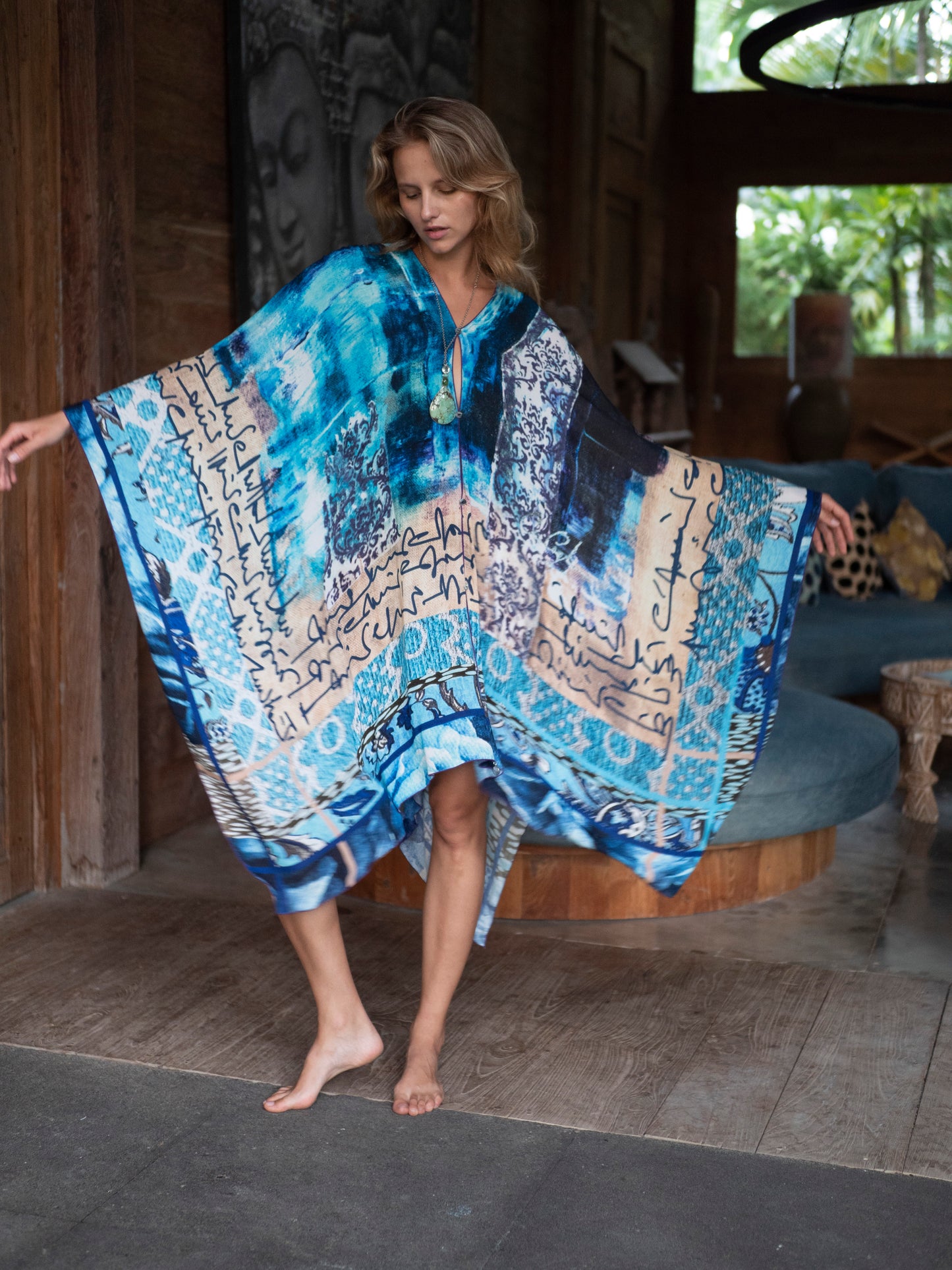 Poncho - Blue Rose Edition